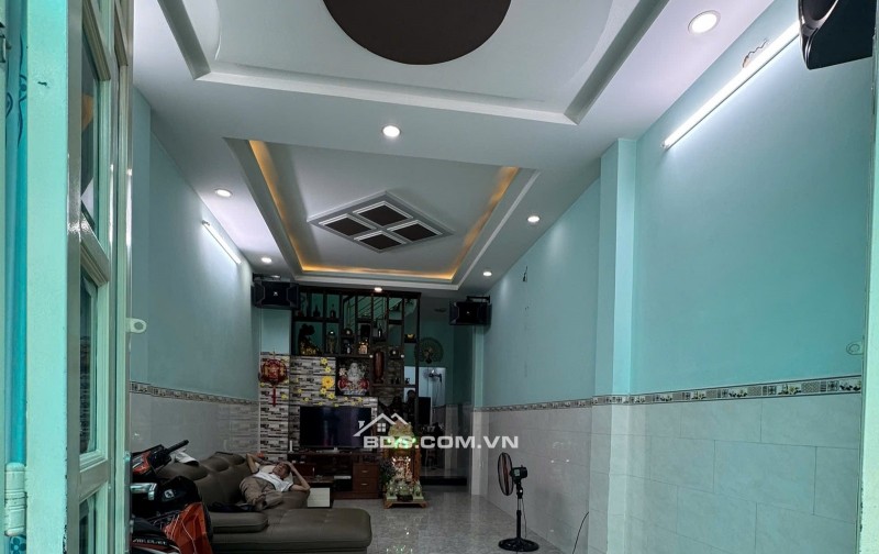 Bán Nhà Bàu Cát Phường 11,  Tân Bình, 60m2, 3 Tầng, 4PN. Chỉ 6.79 tỷ còn TL với chính Chủ.